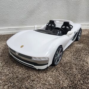 Rainbow High Light Up Color Changing Convertible Car